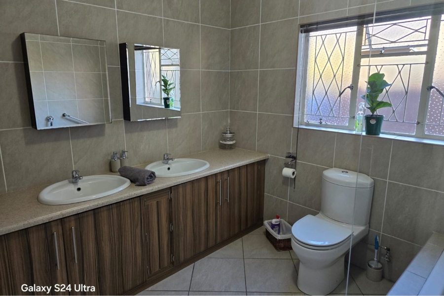 4 Bedroom Property for Sale in Hillcrest Northern Cape
